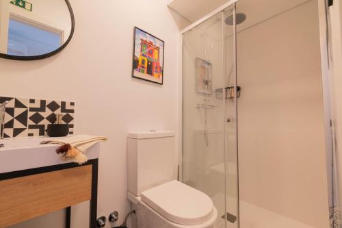 7Min to Uni Sé-Velha - AC - BBQ & Gym -Work Desk - 300MBs WiFi - Suite 6