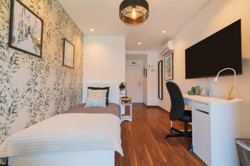7Min to Uni Sé-Velha - AC - Work Desk - 300MBs WiFi - Suite 6