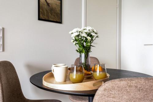 Ποτά στο Come in! "Kakola" Room for 3 in idyllic renovated prison area in Turku centrum!