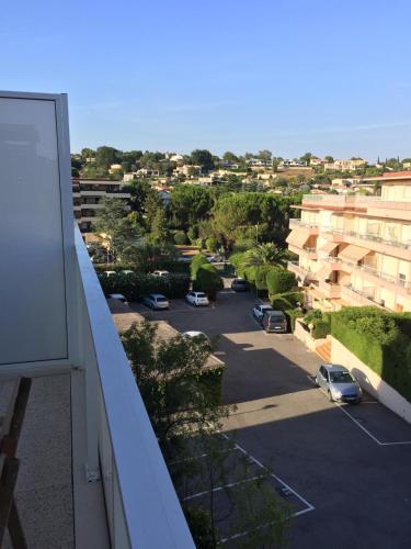 Photo de la galerie de l'établissement 2 piéces Terrasse Garage 5 mins Plage Les Printemps, à Cagnes-sur-Mer