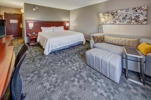 Postel nebo postele na pokoji v ubytování Courtyard by Marriott Abilene Southwest/Abilene Mall South