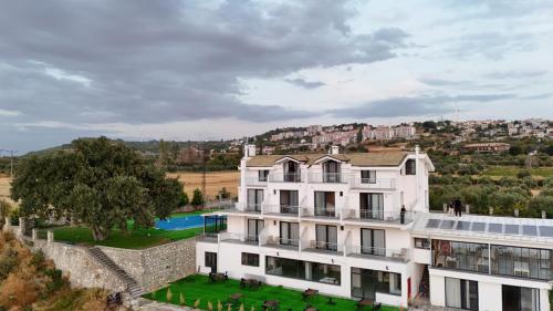 Gallery image of Pavlonya Garden Hotel in İntepe