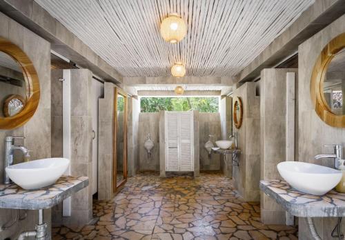 Un baño de Costeño Beach
