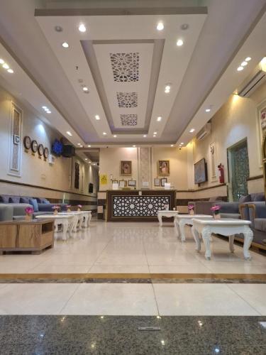 Gallery image of شقق البحر الأزرق المخدومه in Nimrān