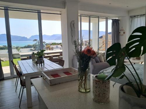 Landskap semula jadi dekat dengan apartmen