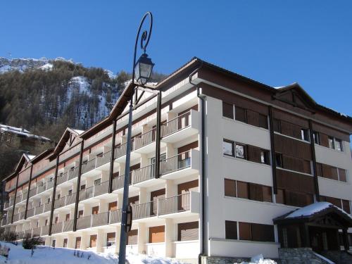 Charmant 2 pièces rénové avec Wifi à Val d'Isère pour 4 personnes