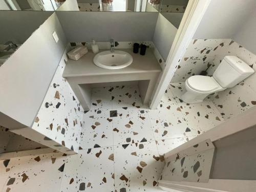 Un baño de Loft in Aplotaria