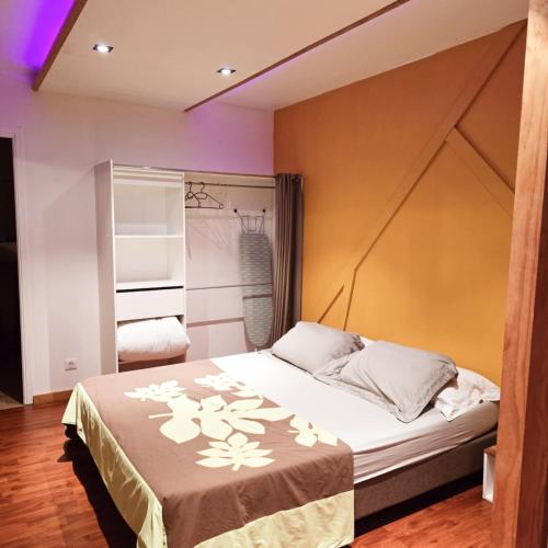 Katil atau katil-katil dalam bilik di Fare Toahana, accommodation with a ocean view