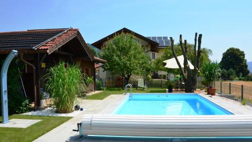 Piscina a Haus Gruber o a prop