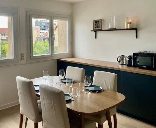 Kuchyň nebo kuchyňský kout v ubytování Le Rivière #Proche Centre#Calme