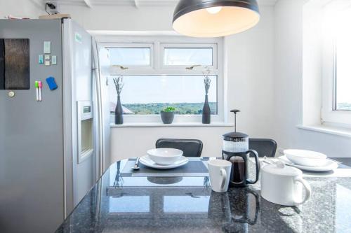 Χώρος καθιστικού στο 2BD Holiday Home Stunning views of the Sea & Gower