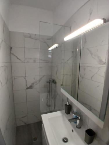 Ванная комната в Nefeli Luxury Studios