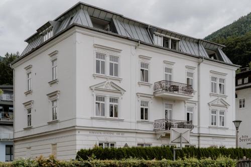 Romantik Residenz (Ferienwohnungen Hotel Im Weissen Rössl) - Dependance