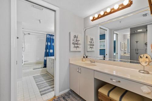 Ένα μπάνιο στο Ashley Penthouse 4