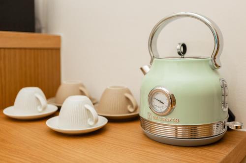 Tetera y cafetera en Archo Nafplio Suites & Rooms