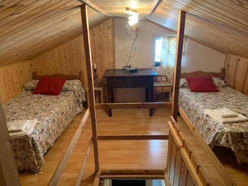 A bed or beds in a room at tranquilo y buena naturaleza