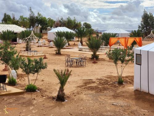 Taman di luar Sahara Merzouga Camp
