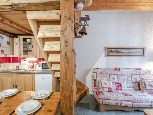 Zdjęcie z galerii obiektu Studio mezzanine style chalet avec balcon à Chamonix - FR-1-343-156 w Chamonix-Mont-Blanc