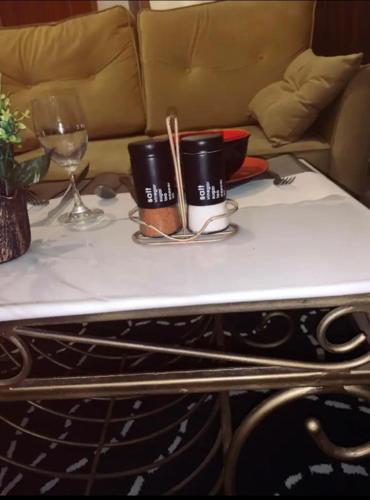 Bebidas en Cozy studio unit in lekki phase 1 - Kitchen, 24-7 light, wifi, Netflix