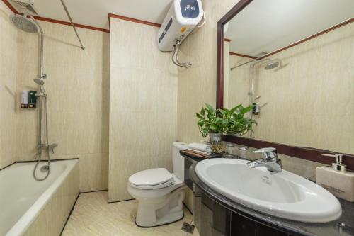 Koupelna v ubytování Viet Hotel & Travel