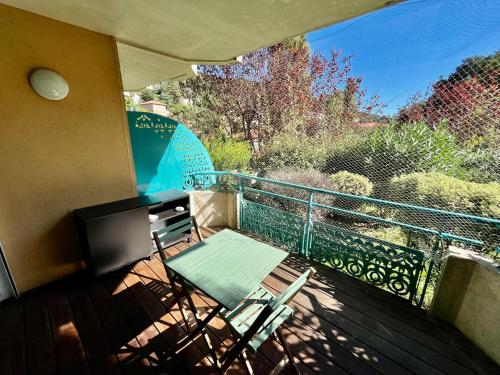 Photo de la galerie de l'établissement Le Green Bay piscine avec Parking Pick Up Airport, à Roquebrune-Cap-Martin