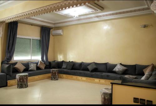 Χώρος καθιστικού στο Fes apartment