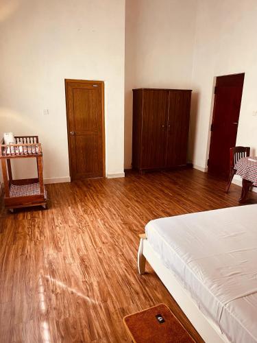 Ένα ή περισσότερα κρεβάτια σε δωμάτιο στο Lake Side Bliss