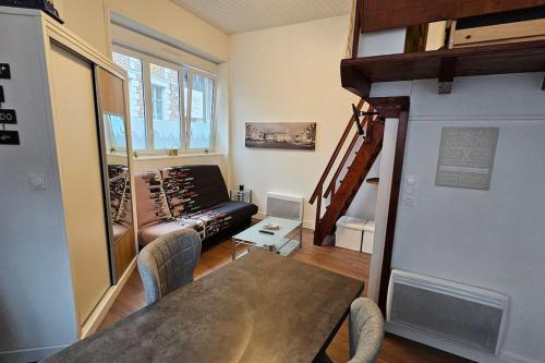 Old Arras studio avec mezzanine