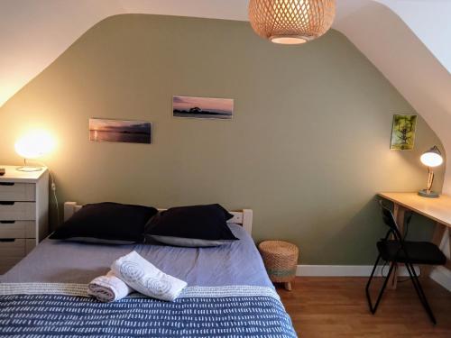 L idéal 10 mn Vannes Linge de lit, serviettes inclus wifi parking gratuit