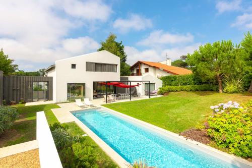 LES PINS - KEYWEEK swimming pool garden biarritz photo 2