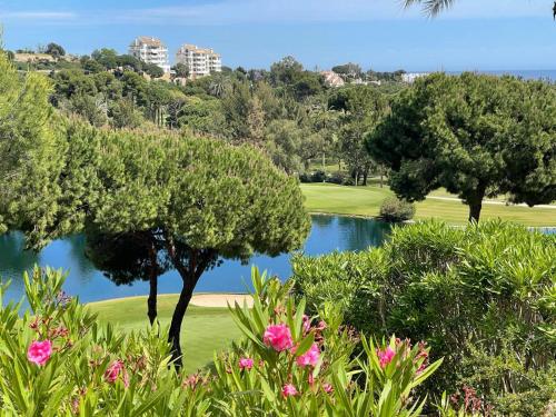 Golf Villa in Marbella, Frontline Golfvilla in RioReal Golf photo 13