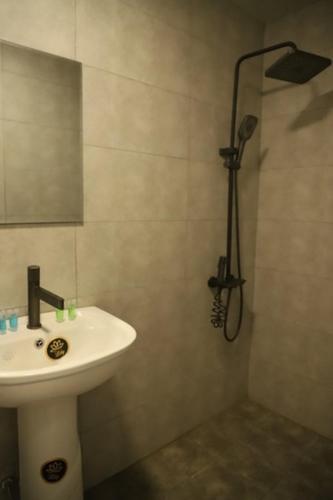 Koupelna v ubytování VARDANANTS HOTEL Meghri