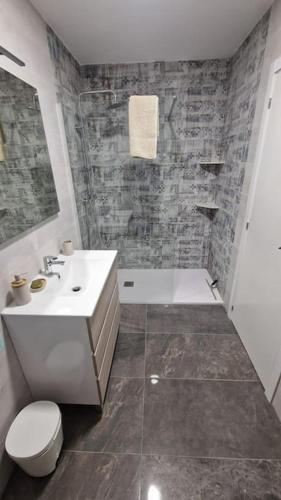 Un baño de Céntrico y amplio piso en Béjar