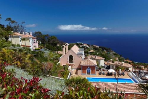 Villa Bougainvillea Palheiro Village by Holiday Rental Madeira