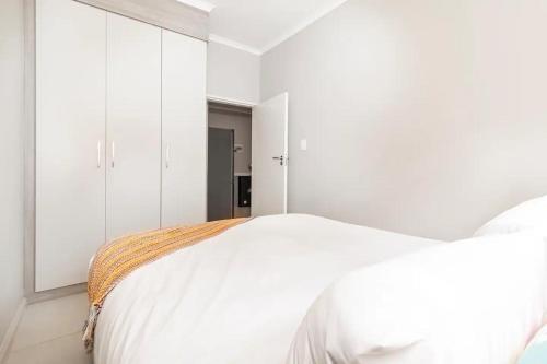 Katil atau katil-katil dalam bilik di Good Luck Homes - 2br Apartment