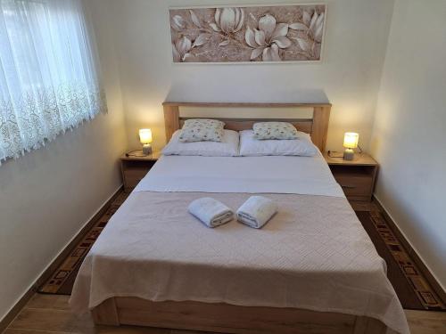 Apartments with parking space Seline, Paklenica - 23552