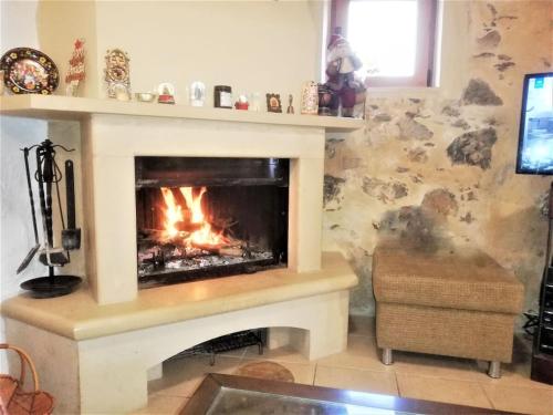 Μια τηλεόραση ή/και κέντρο ψυχαγωγίας στο Afroditi Comfortable Holiday Residence