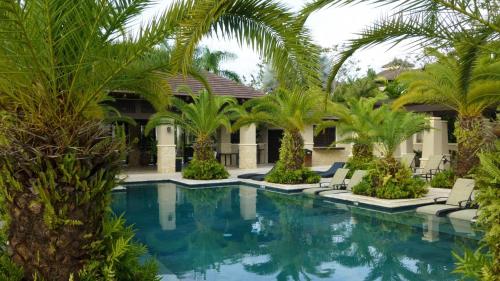 Piscina a Villa Athena o a prop