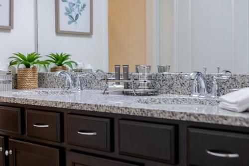 Cozy 5 Bed, wonderful clubhouse, Close to Disney photo 32