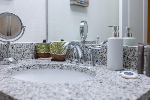 Cozy 5 Bed, wonderful clubhouse, Close to Disney photo 70