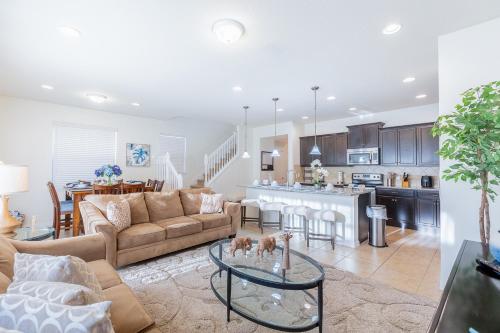 Foto dalla galleria di Cozy 5 Bed, wonderful clubhouse, Close to Disney a Kissimmee