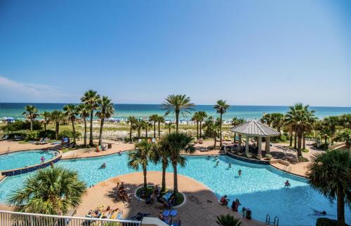 PRIVATE BEACH FRONT LUXURY CONDO, AMAZING VIEWS, INDiGO E, 5-STAR, - 2 BALCONES , "CHOICE AWARD"!の敷地内または近くにあるプール