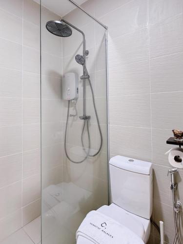 Bilik mandi di Costa by C Homestay Malacca