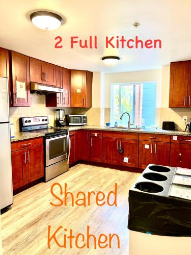 Una cocina o zona de cocina en Micro Studio Apartment 10 Minutes Walk To University of Washington
