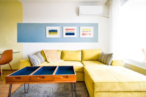 Work Friendly 2BR AC Terrace Str Parking