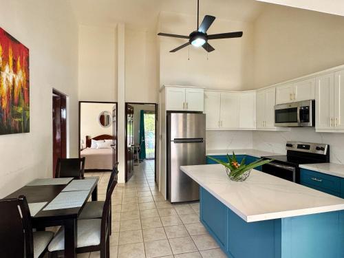 Imagen de la galería de Turquoise Deep Dive Single Storey Condo, en Coco