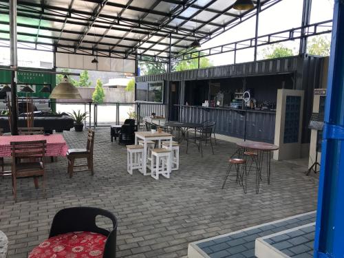 Εστιατόριο ή άλλο μέρος για φαγητό στο Times Square Motel SYARIAH ONE