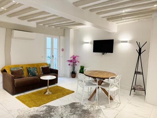 Best Location Calm Palais Royal Louvre Opera Concorde CLIM