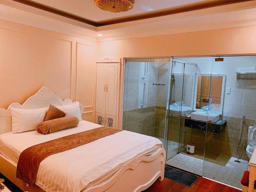 Phòng tắm tại Khai Hung Hotel Binh Chanh