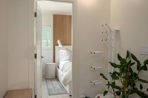 Koupelna v ubytování Skywood-Designer Condo,Steps to Creekside Gondola, Free Parking